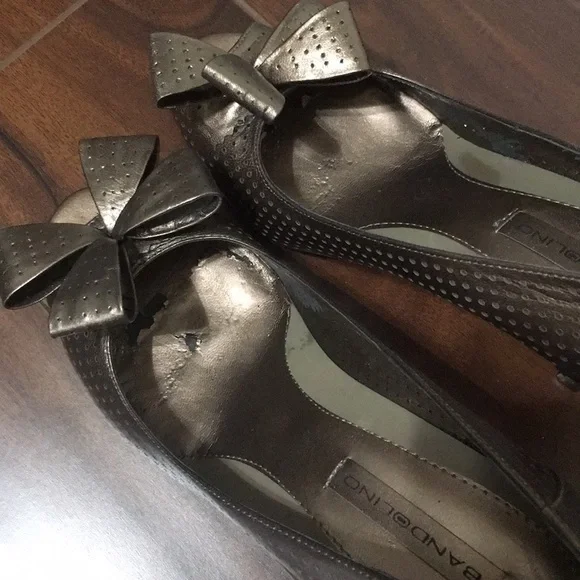 ✨4/$25✨ Metallic Brown Bandolino Heels - Size 7 - Picture 3 of 10